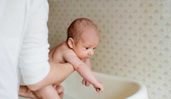 Ответы security58.ru: как одевать ребенка после купания в ванночке. ребенку 2-е нед